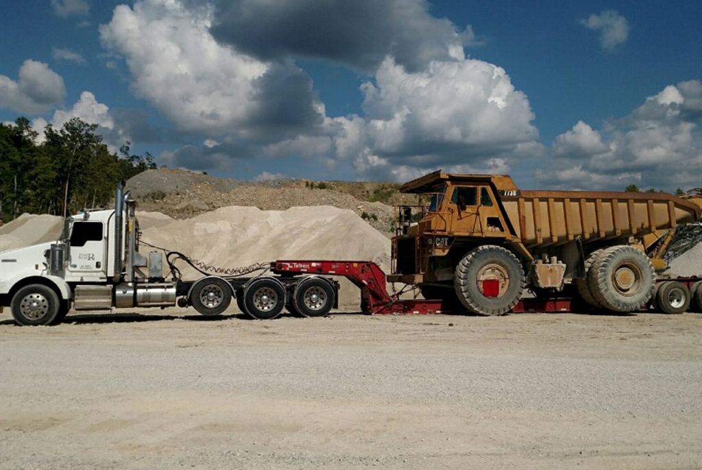 Heavy Duty Hauling for Heavy Equipment - Four R Solutions